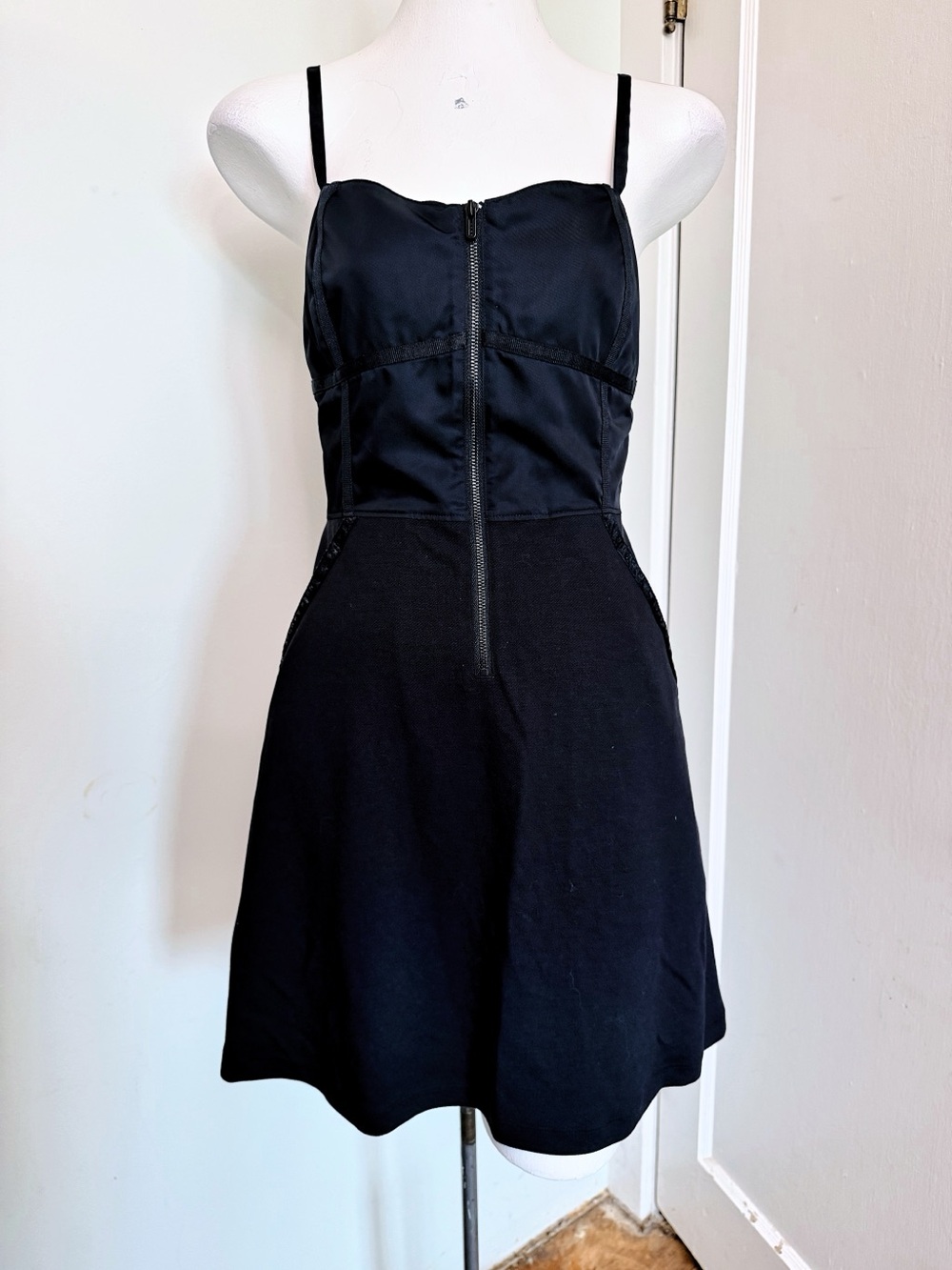 Under Armour Black Strappy Fit & Flare Athletic Dress Size Medium Tennis Dress